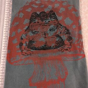 Comfort Colors Frog Graphic Sweatshirt - Red and Gray